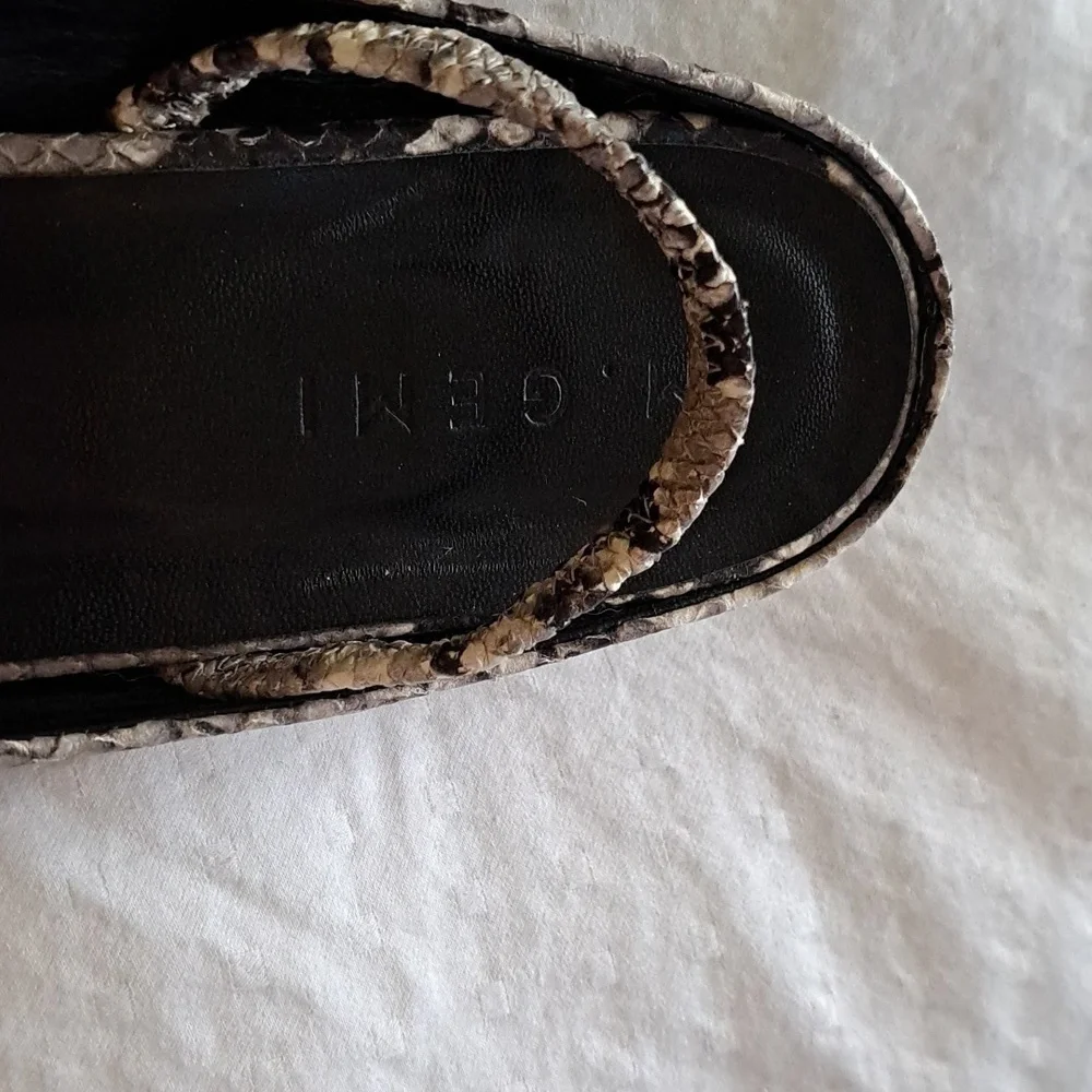 M Gemi snakeskin ballet flats w/ squared off toe 39 (8.5) - Picture 9 of 12